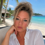 Transformational coach specializing in attachment theory and AI-supported personal growth for women